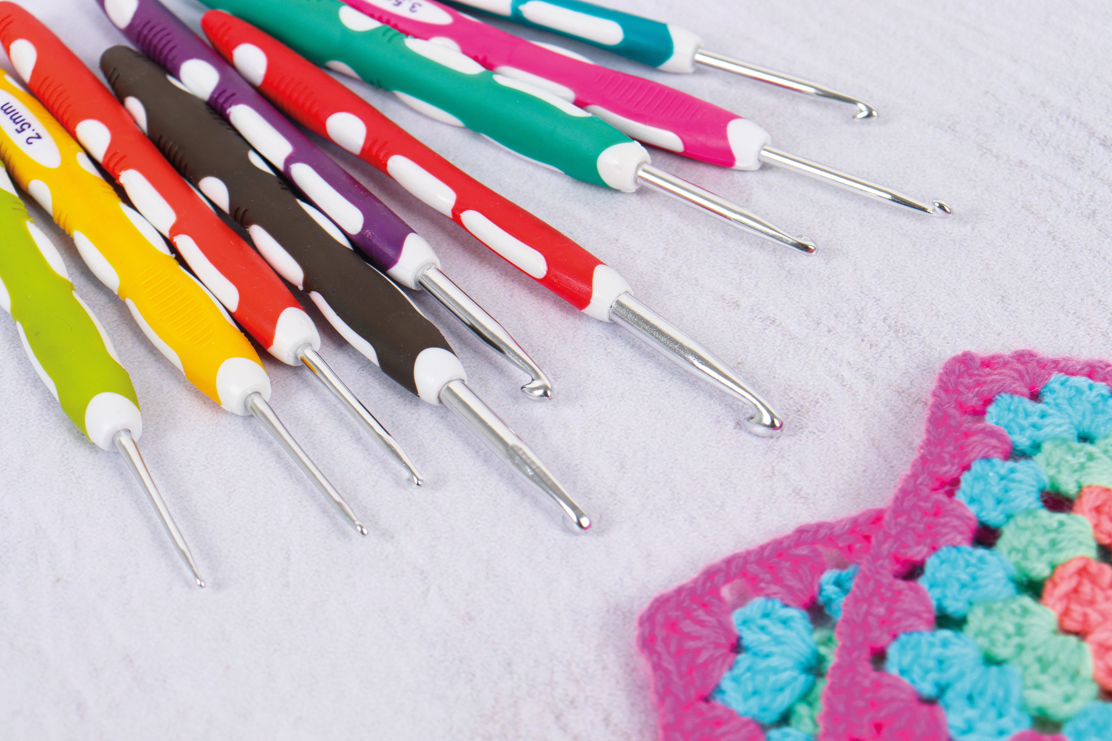 9 Soft Grip Crochet Hooks